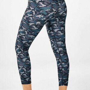 Fabletics PowerHold Womens Green Grey Camo Capri Workout Leggings Size XS-Small